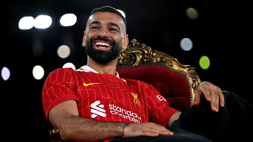 رسميًا.. محمد صلاح يجدد عقده مع ليفربول حتى 2027