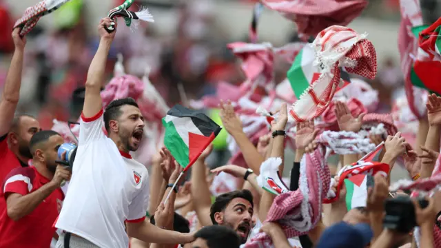 الأردن يهزم العراق ويتأهل إلى نصف نهائي كأس العرب 2025