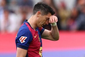 مستقبل ليفاندوفسكي مع برشلونة يدخل مرحلة الحسم