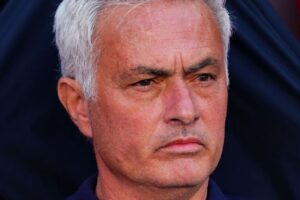 مورينيو ينفي التفاوض مع ريال مدريد ويؤجل الحديث عن مستقبله