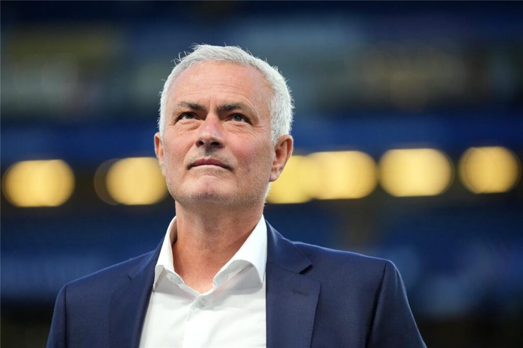 جوزيه مورينيو يعود إلى ريال مدريد