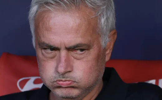 مورينيو يتخلى عن «الوجه اللطيف» في مدريد ويتهم التحكيم بعد هزيمة الديربي
