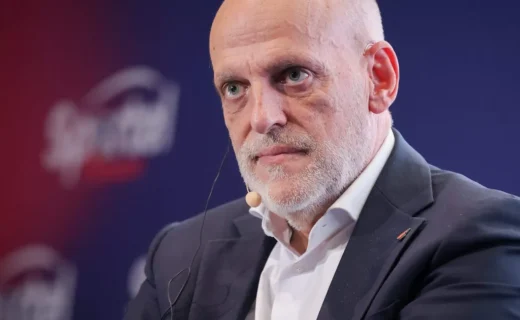 تبادل اتهامات حاد بين ريال مدريد ورئيس الليغا بعد اعتراضات مورينيو على التحكيم