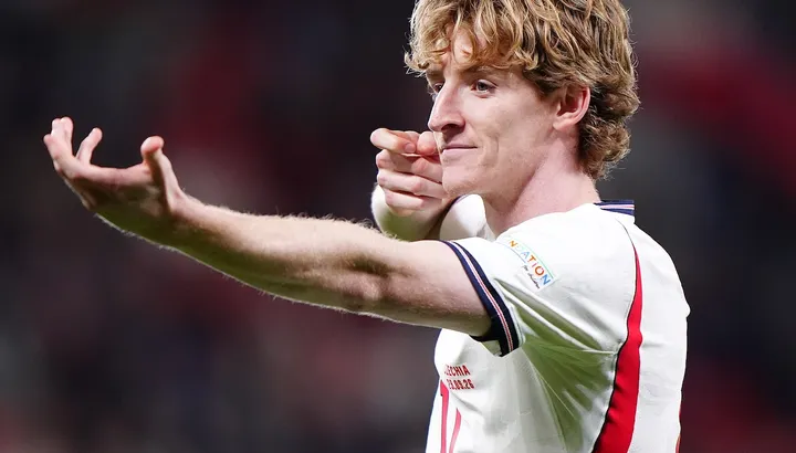 أنثوني جوردون يواصل التألق الدولي بهدف وصناعة في هزيمة كرواتيا 7-0